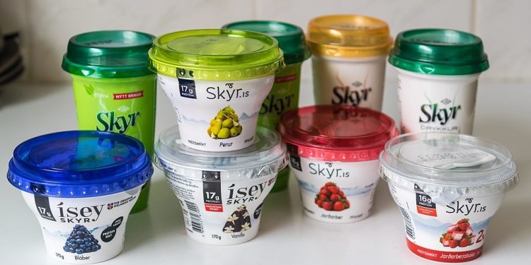 Skyr: benefits, properties and its use in the kitchen