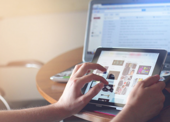 2 Easy Ways Anyone Can Use Mobile Phones To Earn Extra Money Online