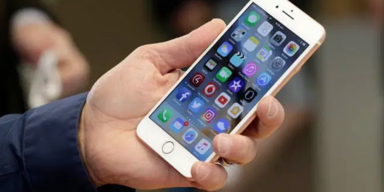 8 Types of Apps to Use on the Go