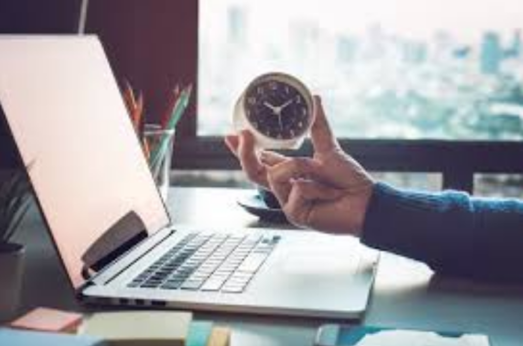 Monitor How Employees Utilize Their Time With An Employee Time Clock App