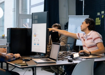 A Mobile App Developer's Role in the App Development Industry