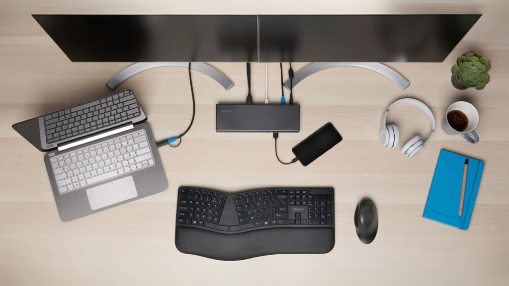 HOW TO ORGANIZE YOUR WORKSPACE LIKE A PRO