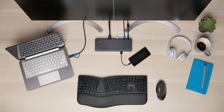 HOW TO ORGANIZE YOUR WORKSPACE LIKE A PRO